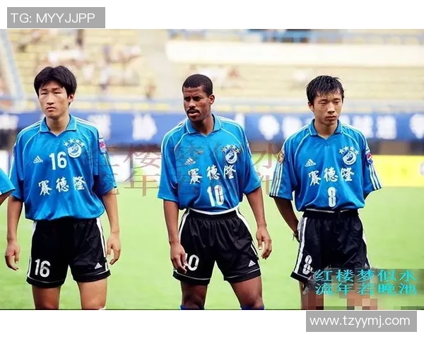 深圳足球队战术之争引发热议球迷与专家各执己见探讨未来方向 深圳足球队战术之争引发热议球迷与专家各执己见探讨未来方向